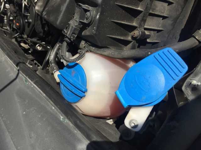 Volkswagen Amarok Çıkma Yedek Motor Su Bidonu